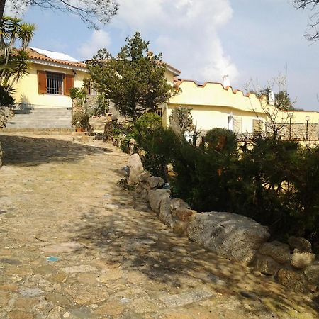 La Fonte Dell'Ulivo 3 Bed & Breakfast La Maddalena  Exterior photo