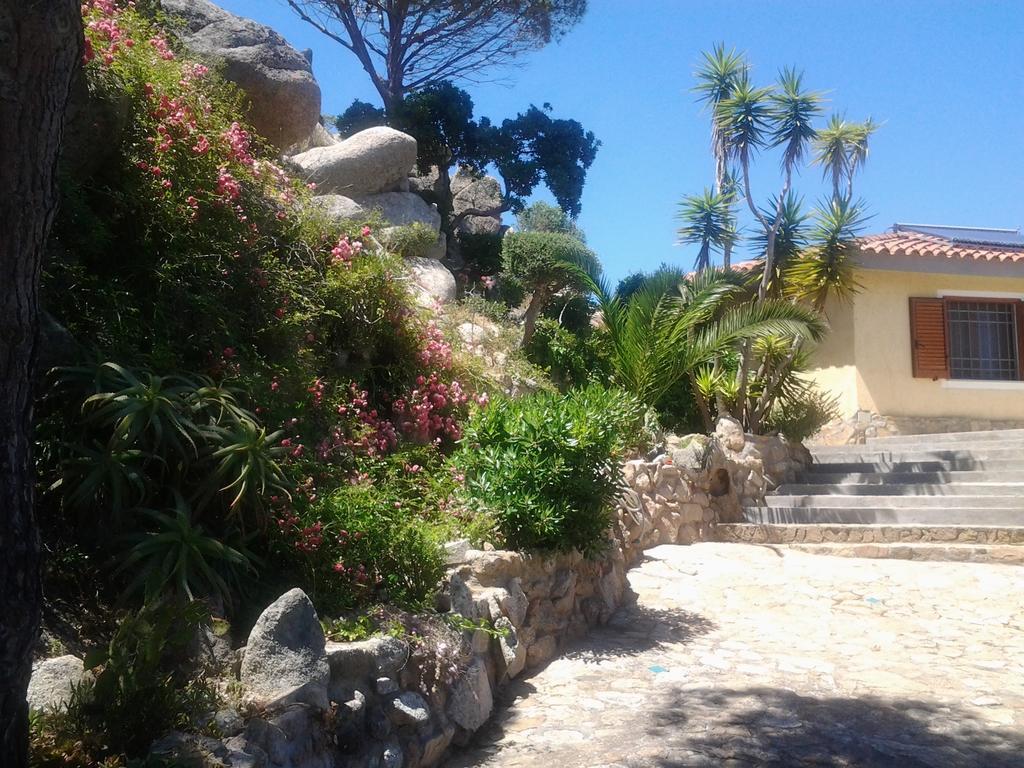 La Fonte Dell'Ulivo 3 Bed & Breakfast La Maddalena  Exterior photo