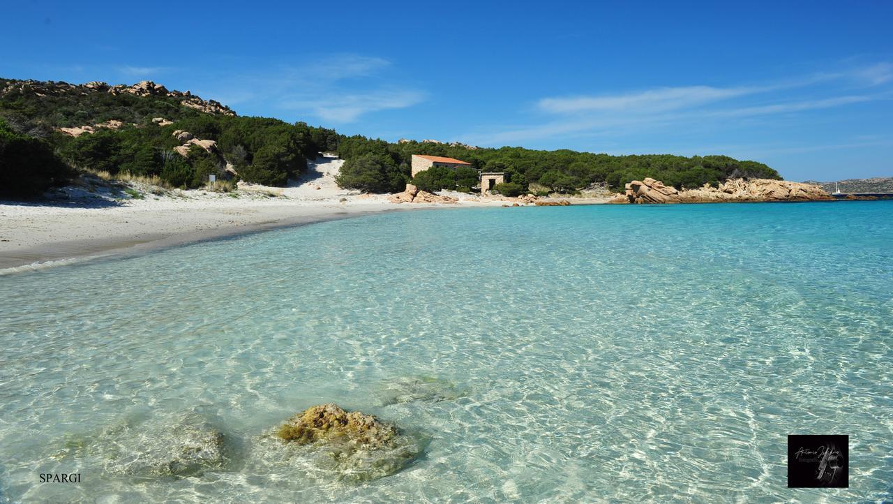La Fonte Dell'Ulivo 3 Bed & Breakfast La Maddalena  Exterior photo